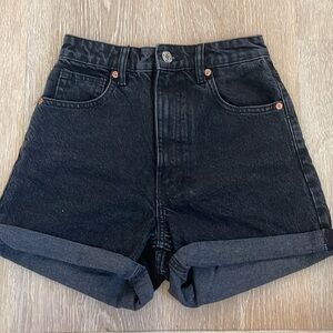 Mom fit black denim jeans from Zara